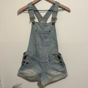 ✨💙 Mossimo Denim Short Overalls 💙✨